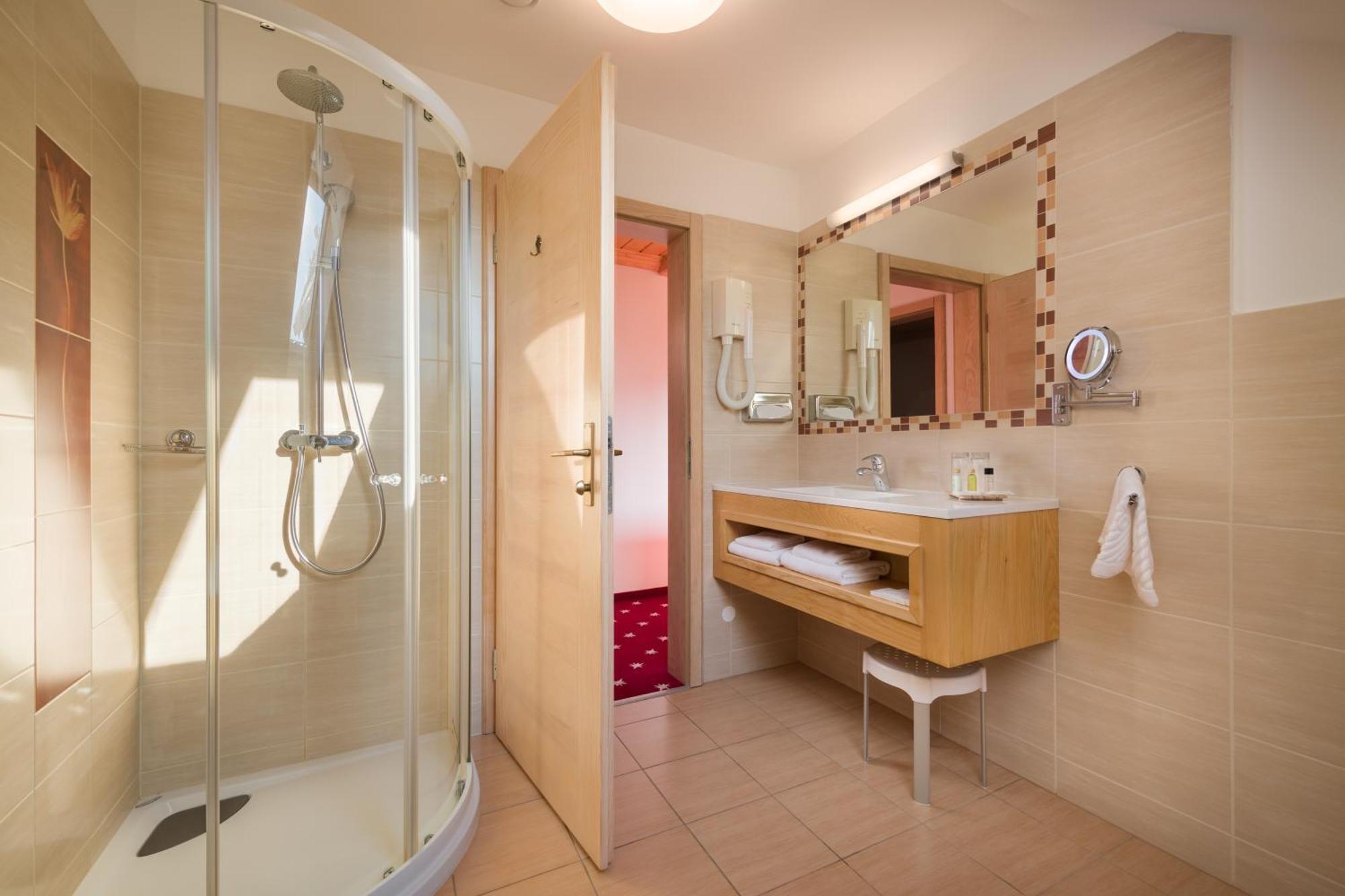 Hotel Planinka Ljubno Bagian luar foto